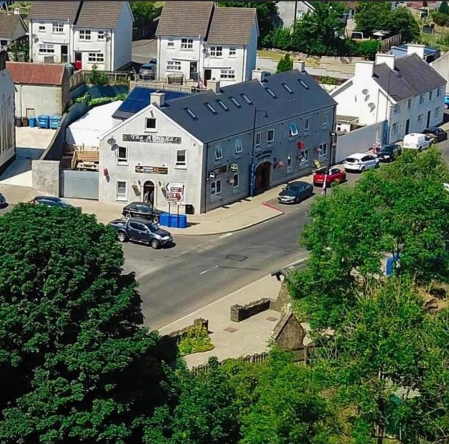 The Armada Inn Armoy Dış mekan fotoğraf