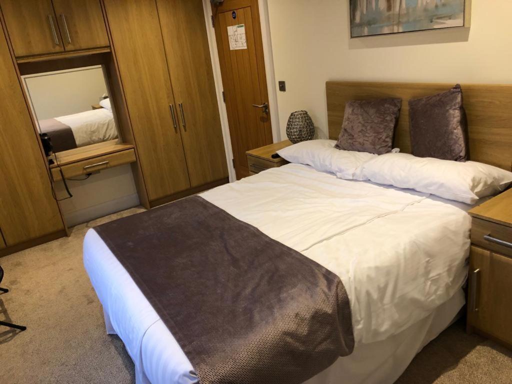 The Armada Inn Armoy Dış mekan fotoğraf